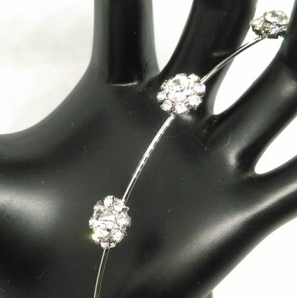 NEW SILVER AND CRYSTAL HEADBAND - Picture 3 of 4